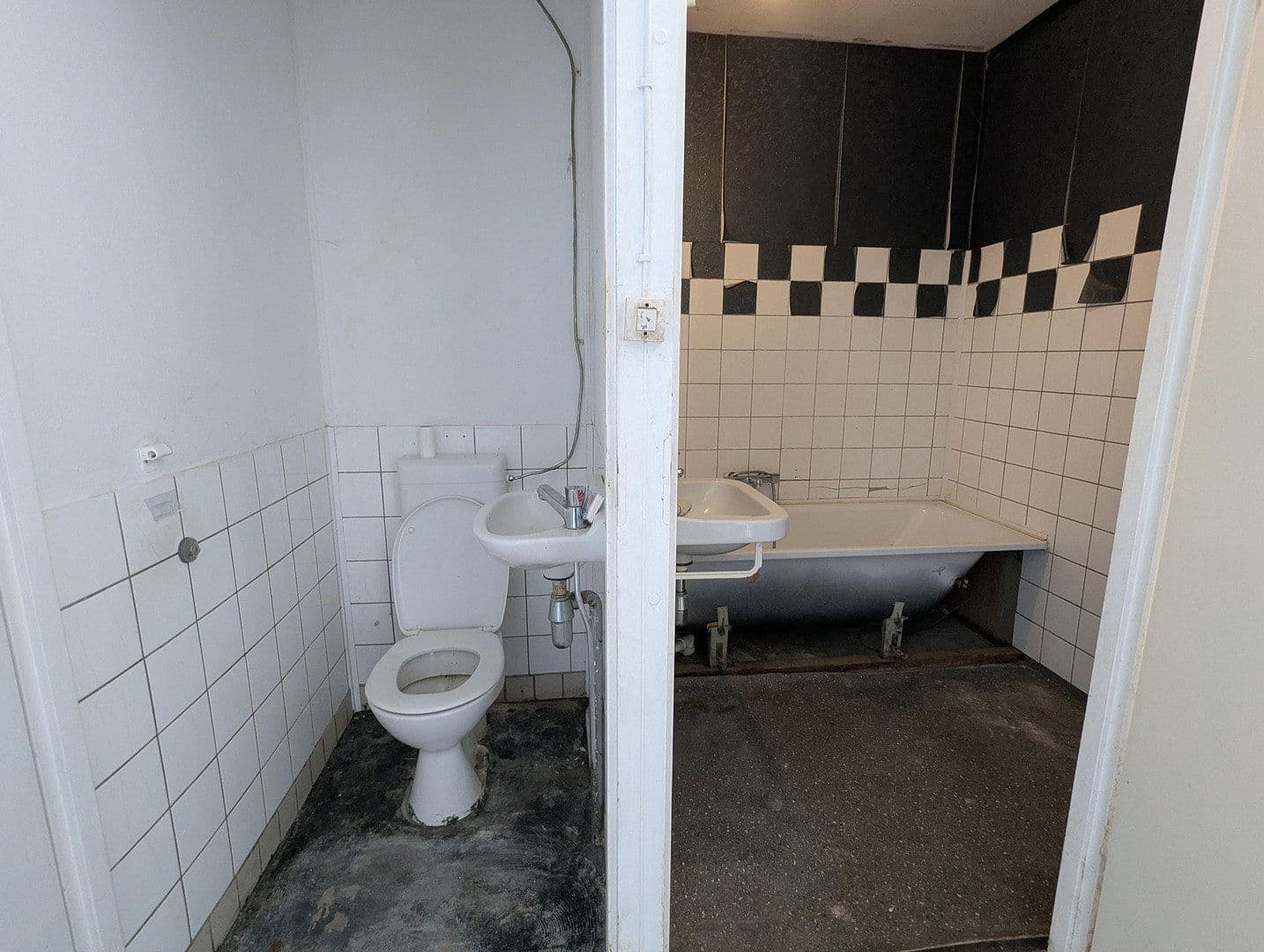 Prodej bytu 4+1 87 m², Klein-von-Diepold-Straße 16, Emden, Dolní Sasko Prodej bytu 4+1 87 m², Klein-von-Diepold-Straße 16, Emden, Dolní Sasko