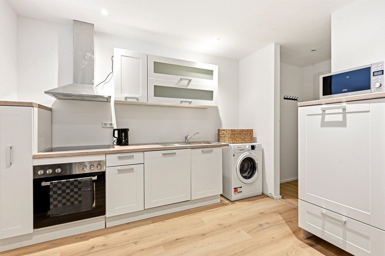Pronájem bytu 4+1 80 m², Moltkestraße 56, Heilbronn, Bádensko-Württembersko Pronájem bytu 4+1 80 m², Moltkestraße 56, Heilbronn, Bádensko-Württembersko