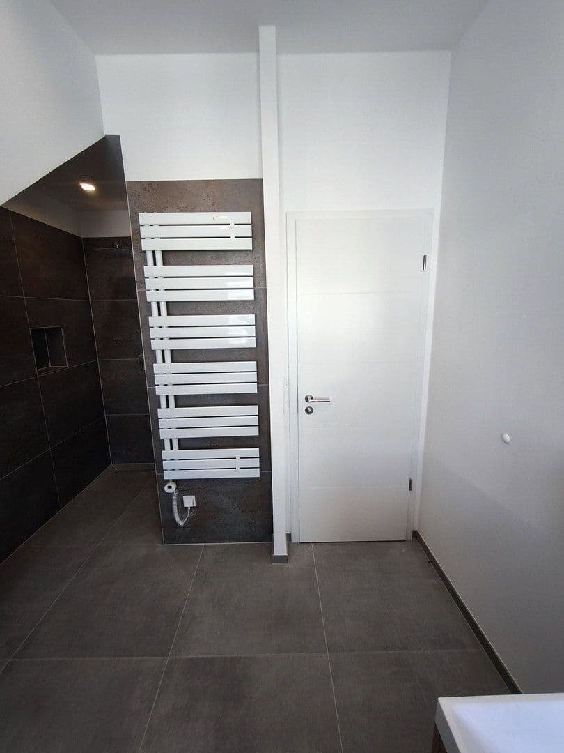 Pronájem bytu 2+1 63 m², Buchrainstraße 49, Frankfurt am Main, Hessen Pronájem bytu 2+1 63 m², Buchrainstraße 49, Frankfurt am Main, Hessen