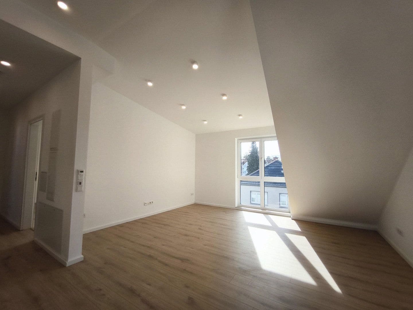 Pronájem bytu 2+1 63 m², Buchrainstraße 49, Frankfurt am Main, Hessen Pronájem bytu 2+1 63 m², Buchrainstraße 49, Frankfurt am Main, Hessen