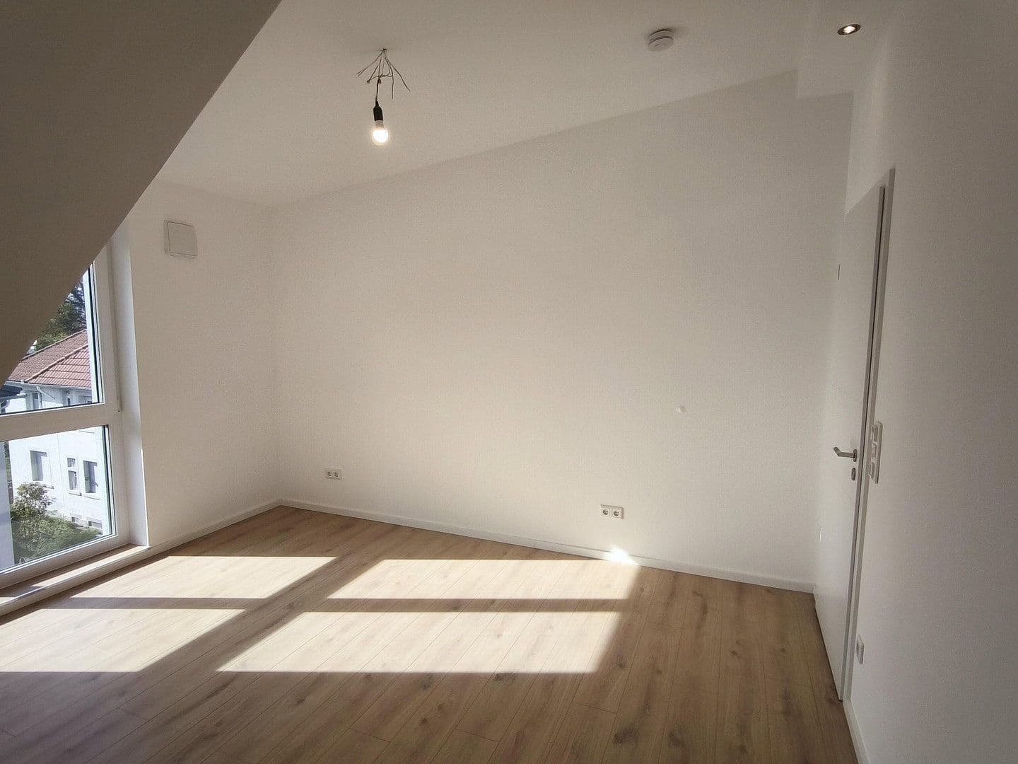 Pronájem bytu 2+1 63 m², Buchrainstraße 49, Frankfurt am Main, Hessen Pronájem bytu 2+1 63 m², Buchrainstraße 49, Frankfurt am Main, Hessen