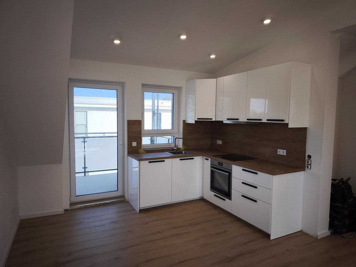 Pronájem bytu 2+1 63 m², Buchrainstraße 49, Frankfurt am Main, Hessen Pronájem bytu 2+1 63 m², Buchrainstraße 49, Frankfurt am Main, Hessen