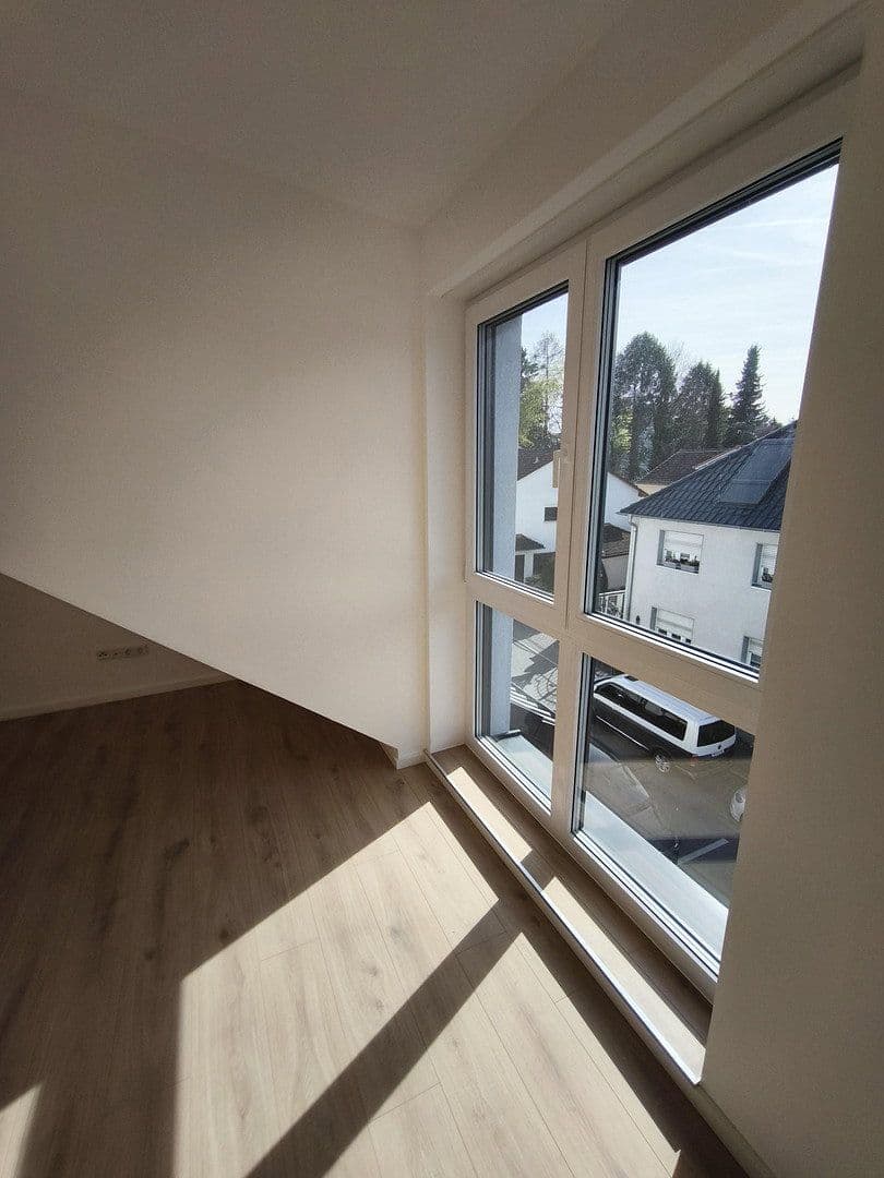 Pronájem bytu 2+1 63 m², Buchrainstraße 49, Frankfurt am Main, Hessen Pronájem bytu 2+1 63 m², Buchrainstraße 49, Frankfurt am Main, Hessen