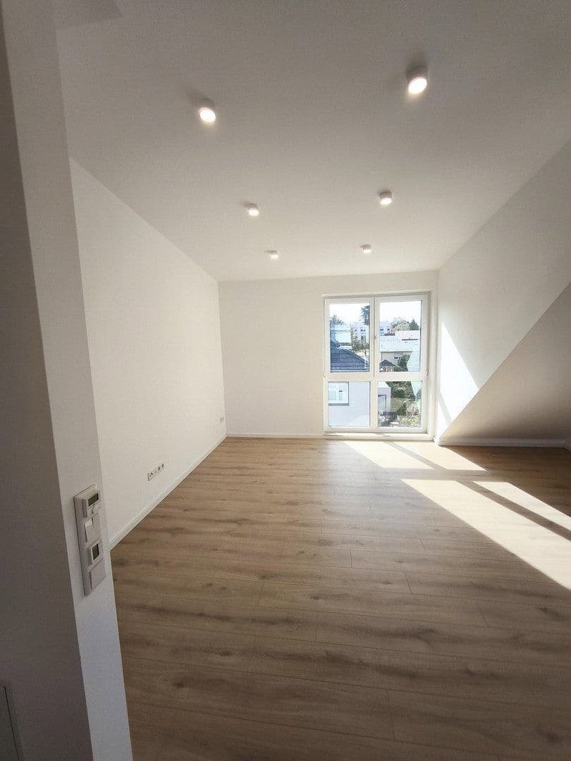 Pronájem bytu 2+1 63 m², Buchrainstraße 49, Frankfurt am Main, Hessen Pronájem bytu 2+1 63 m², Buchrainstraße 49, Frankfurt am Main, Hessen