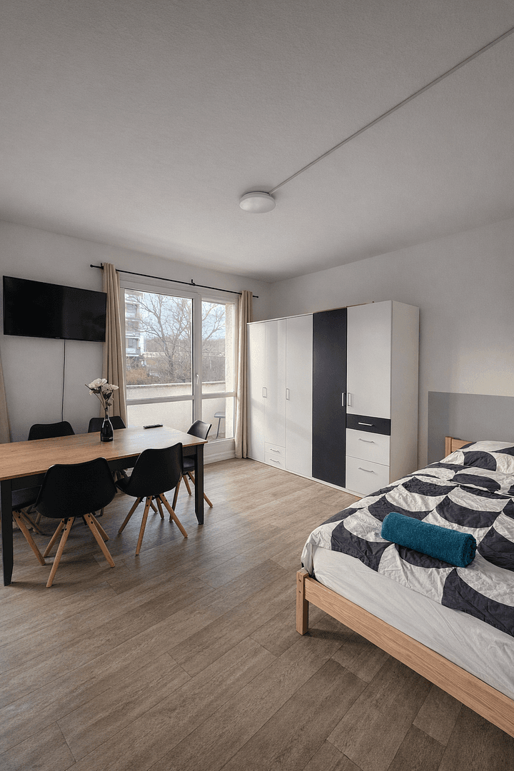Pronájem bytu 3+1 65 m², Schlosserstraße 15, Halle-Saale, Sasko-Anhaltsko Pronájem bytu 3+1 65 m², Schlosserstraße 15, Halle-Saale, Sasko-Anhaltsko