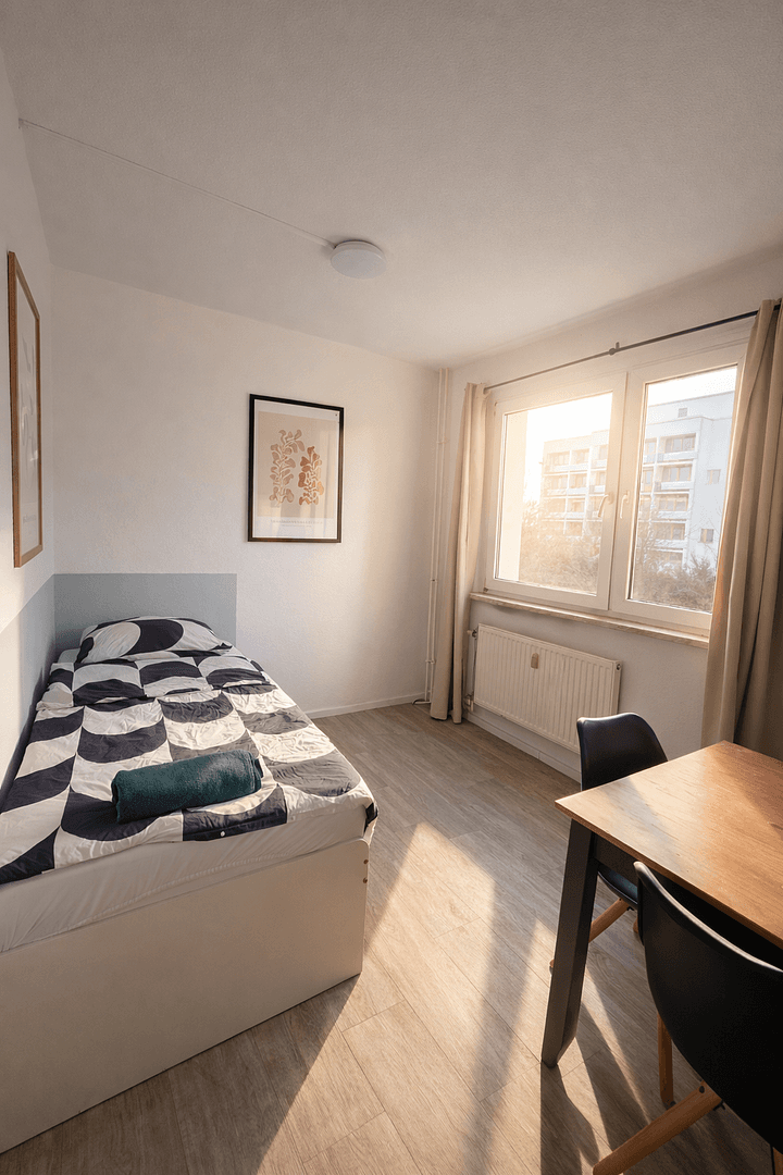 Pronájem bytu 3+1 65 m², Schlosserstraße 15, Halle-Saale, Sasko-Anhaltsko Pronájem bytu 3+1 65 m², Schlosserstraße 15, Halle-Saale, Sasko-Anhaltsko
