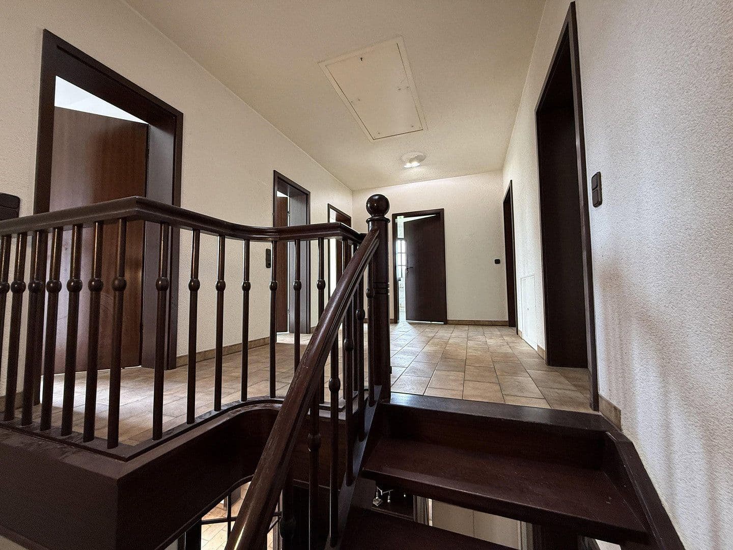 Pronájem domu 255 m², pozemek 1.500 m², Bornwiese 4, Ransbach-Baumbach, Porýní-Falc Pronájem domu 255 m², pozemek 1.500 m², Bornwiese 4, Ransbach-Baumbach, Porýní-Falc