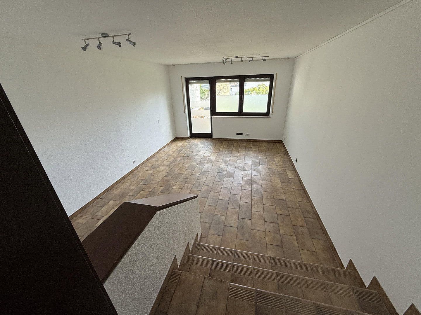Pronájem domu 255 m², pozemek 1.500 m², Bornwiese 4, Ransbach-Baumbach, Porýní-Falc Pronájem domu 255 m², pozemek 1.500 m², Bornwiese 4, Ransbach-Baumbach, Porýní-Falc