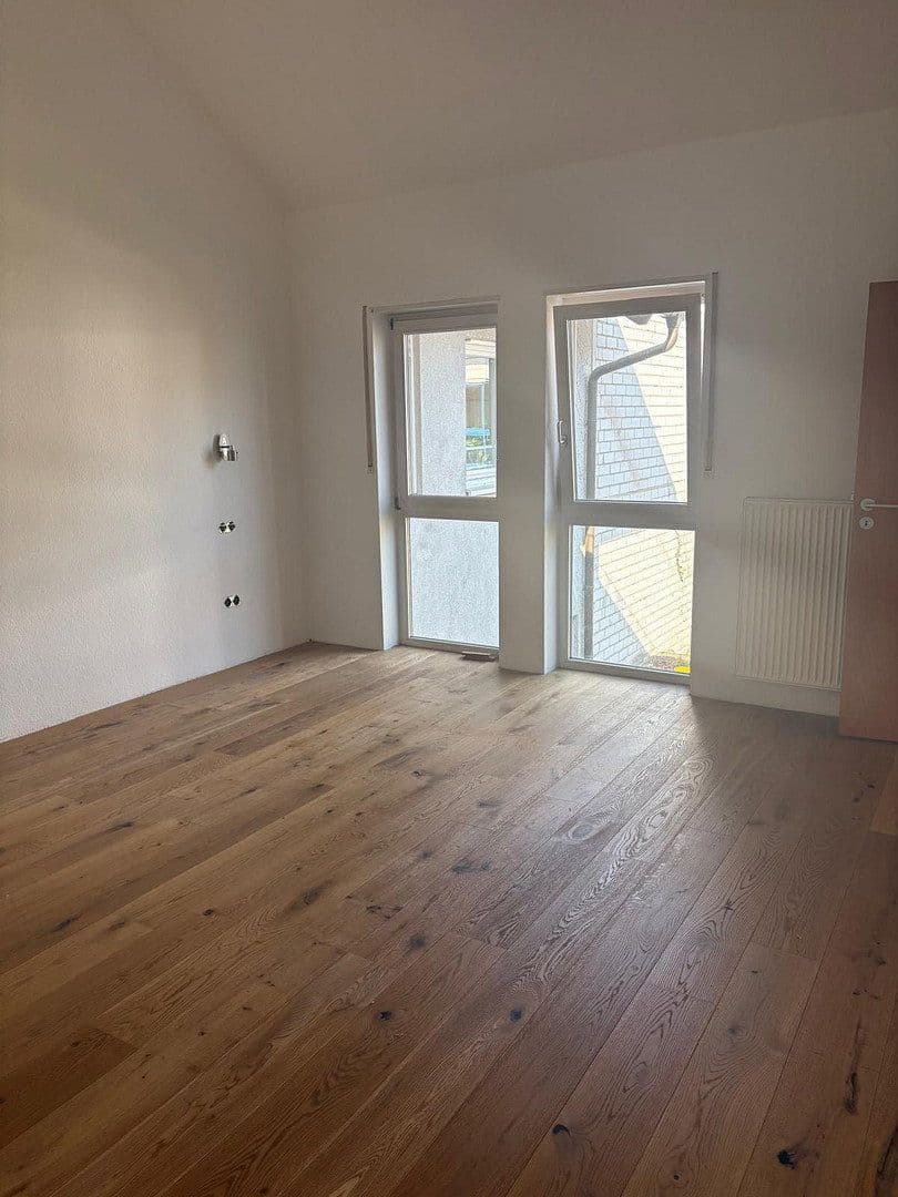 Pronájem bytu 3+1 150 m², Ludwigshafen am Rhein, Porýní-Falc Pronájem bytu 3+1 150 m², Ludwigshafen am Rhein, Porýní-Falc