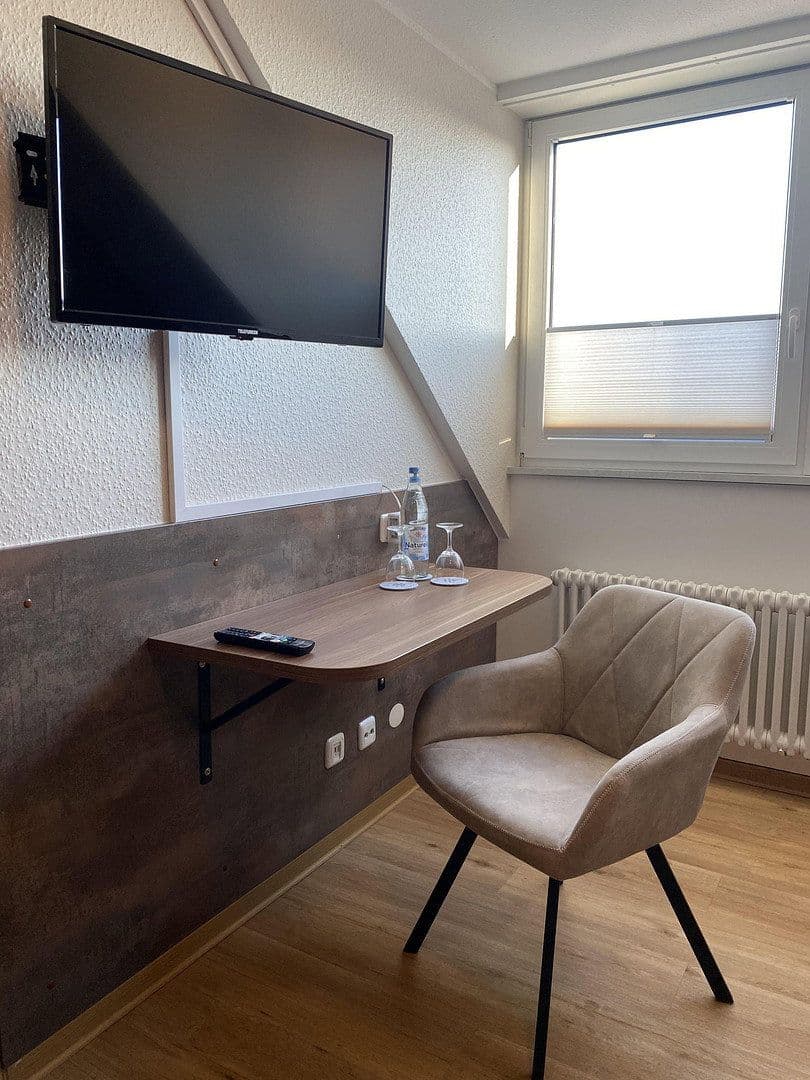 Prodej nebytového prostoru 3.500 m², Udostr. 72-74, Trier, Porýní-Falc Prodej nebytového prostoru 3.500 m², Udostr. 72-74, Trier, Porýní-Falc