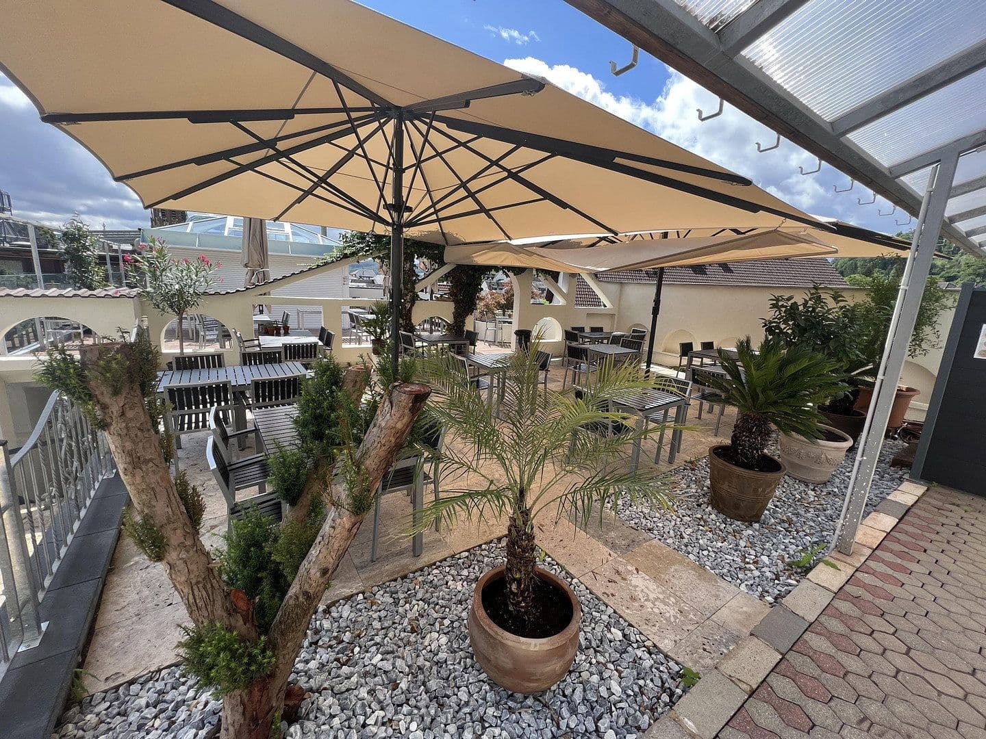 Prodej nebytového prostoru 3.500 m², Udostr. 72-74, Trier, Porýní-Falc Prodej nebytového prostoru 3.500 m², Udostr. 72-74, Trier, Porýní-Falc