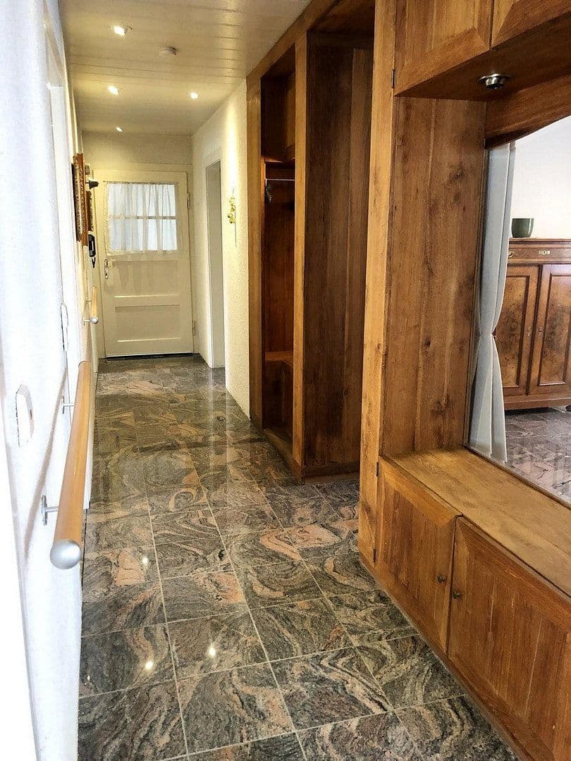 Prodej domu 193 m², pozemek 236 m², Pliezhausen, Bádensko-Württembersko Prodej domu 193 m², pozemek 236 m², Pliezhausen, Bádensko-Württembersko