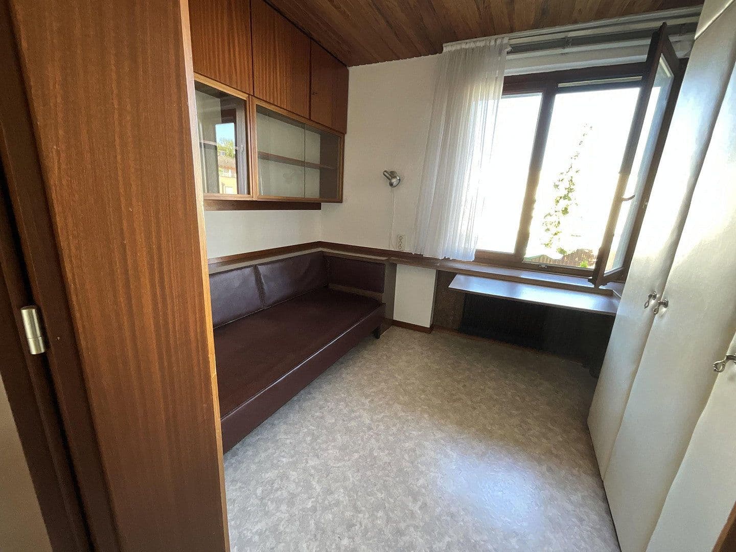Prodej domu 136 m², pozemek 386 m², Ernst-Reuter-Str. 32, Hürth, Severní Porýní-Vestfálsko Prodej domu 136 m², pozemek 386 m², Ernst-Reuter-Str. 32, Hürth, Severní Porýní-Vestfálsko