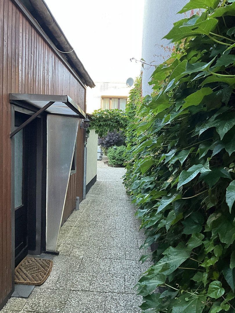 Prodej domu 136 m², pozemek 386 m², Ernst-Reuter-Str. 32, Hürth, Severní Porýní-Vestfálsko Prodej domu 136 m², pozemek 386 m², Ernst-Reuter-Str. 32, Hürth, Severní Porýní-Vestfálsko