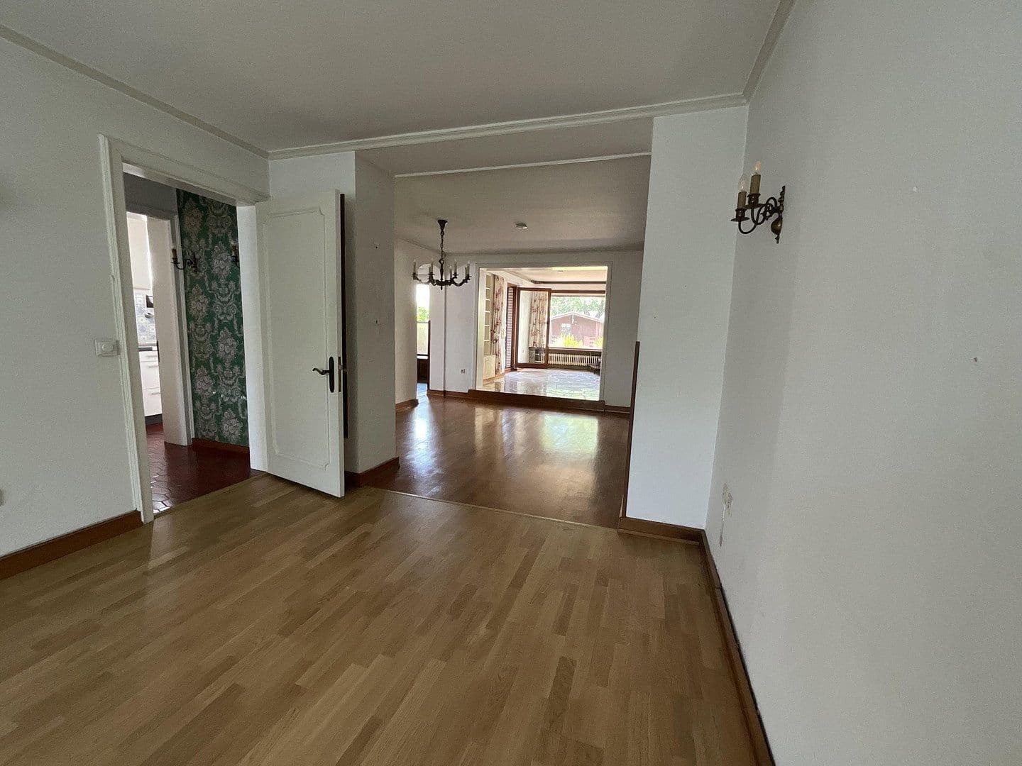 Prodej domu 136 m², pozemek 386 m², Ernst-Reuter-Str. 32, Hürth, Severní Porýní-Vestfálsko Prodej domu 136 m², pozemek 386 m², Ernst-Reuter-Str. 32, Hürth, Severní Porýní-Vestfálsko