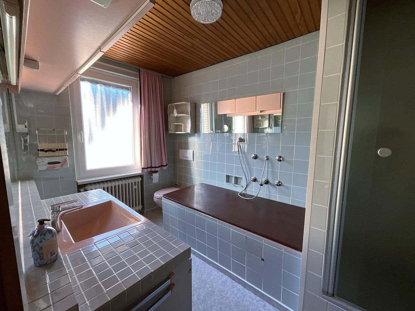 Prodej domu 136 m², pozemek 386 m², Ernst-Reuter-Str. 32, Hürth, Severní Porýní-Vestfálsko Prodej domu 136 m², pozemek 386 m², Ernst-Reuter-Str. 32, Hürth, Severní Porýní-Vestfálsko