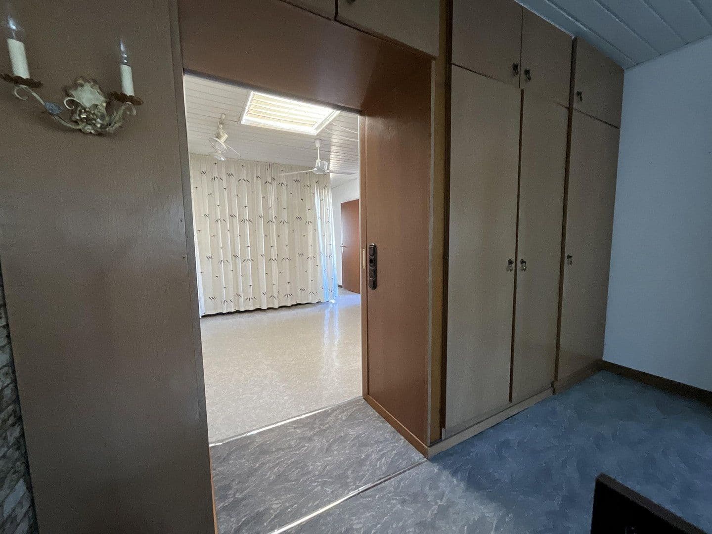 Prodej domu 136 m², pozemek 386 m², Ernst-Reuter-Str. 32, Hürth, Severní Porýní-Vestfálsko Prodej domu 136 m², pozemek 386 m², Ernst-Reuter-Str. 32, Hürth, Severní Porýní-Vestfálsko