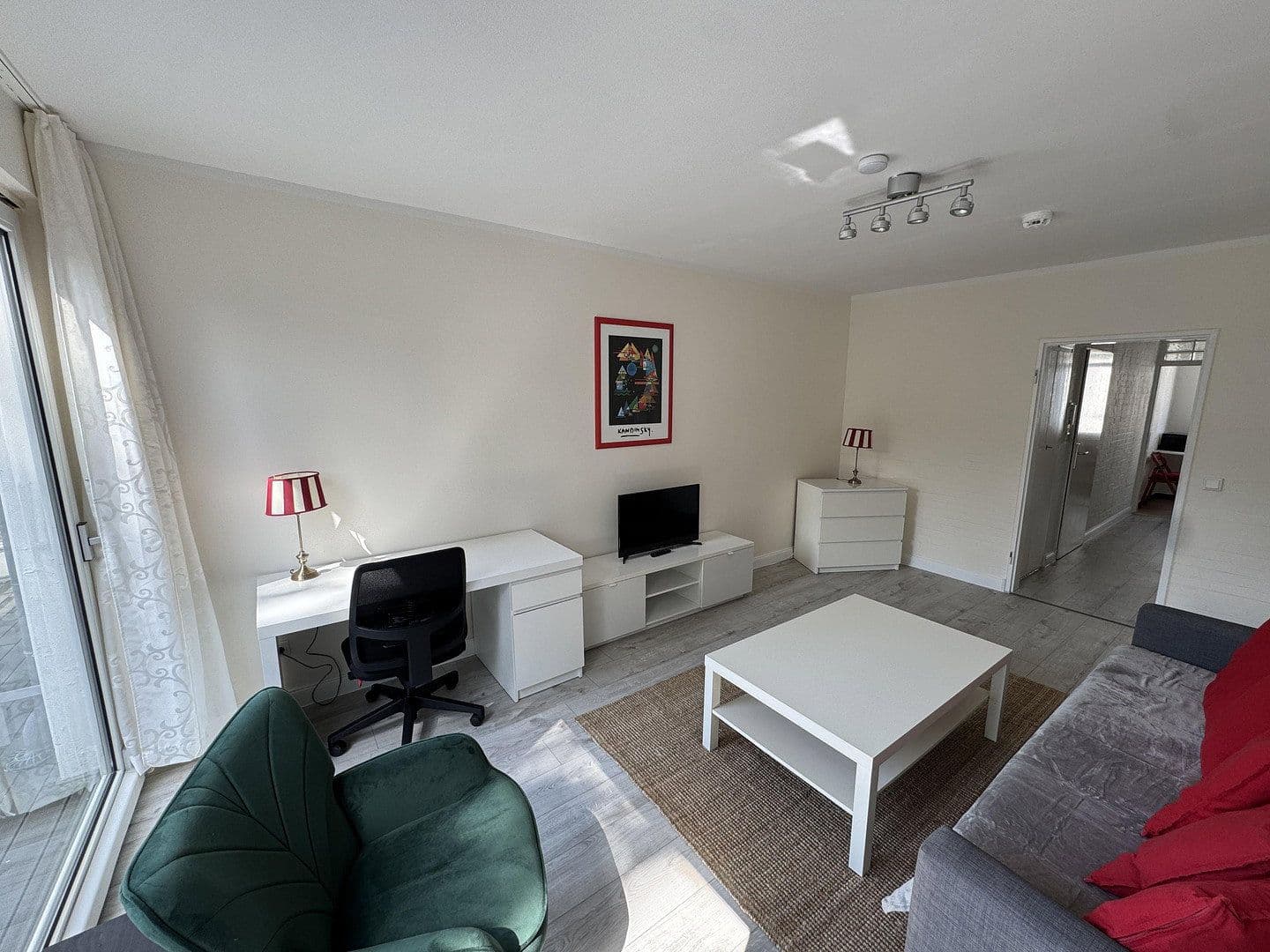 Pronájem bytu 1+1 30 m², Ritterstraße 21, Düsseldorf, Severní Porýní-Vestfálsko Pronájem bytu 1+1 30 m², Ritterstraße 21, Düsseldorf, Severní Porýní-Vestfálsko