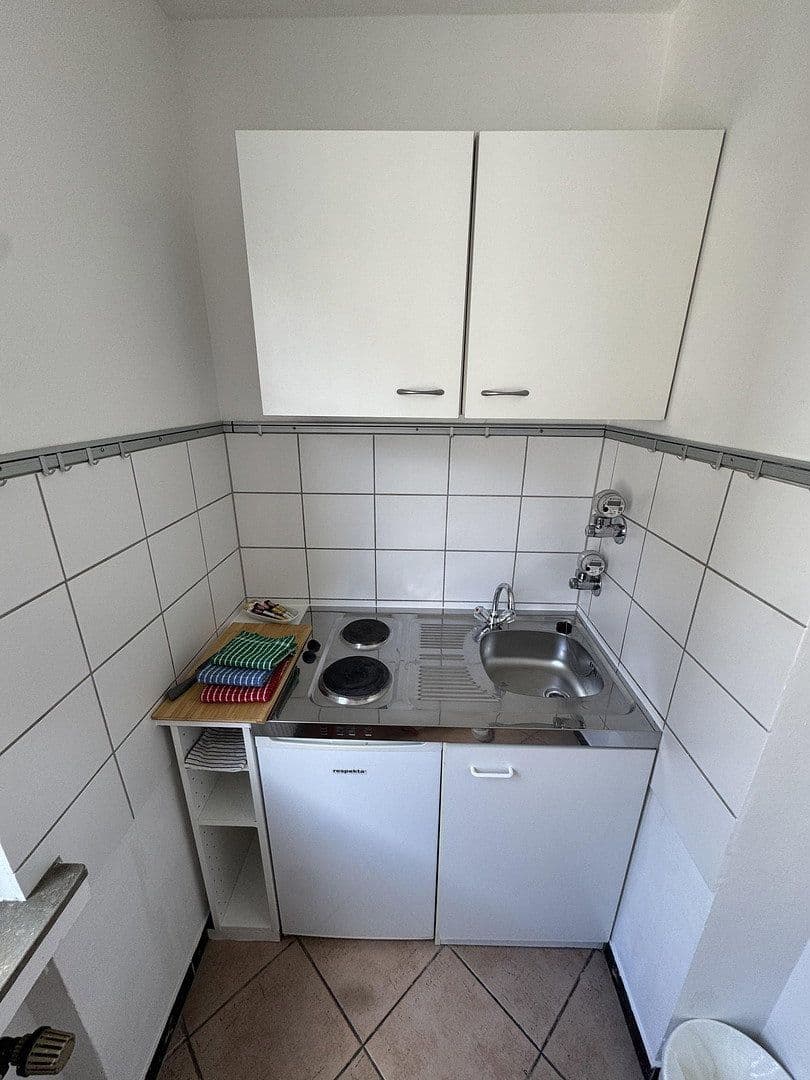 Pronájem bytu 1+1 30 m², Ritterstraße 21, Düsseldorf, Severní Porýní-Vestfálsko Pronájem bytu 1+1 30 m², Ritterstraße 21, Düsseldorf, Severní Porýní-Vestfálsko