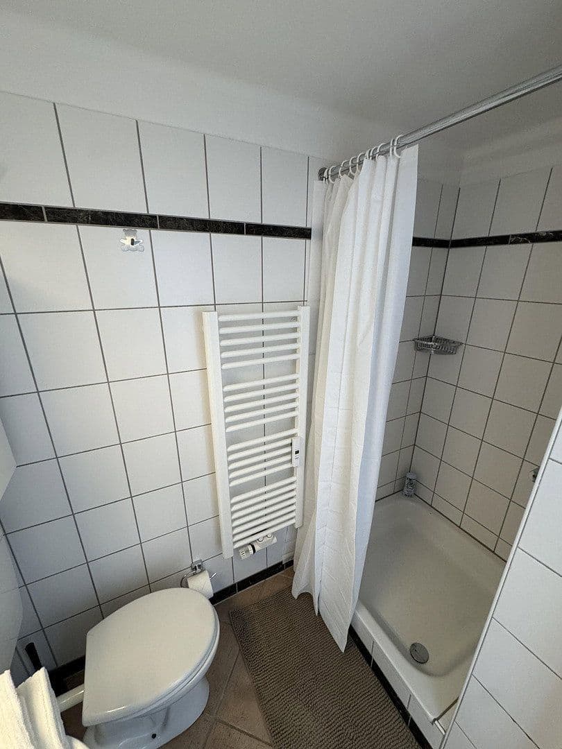 Pronájem bytu 1+1 30 m², Ritterstraße 21, Düsseldorf, Severní Porýní-Vestfálsko Pronájem bytu 1+1 30 m², Ritterstraße 21, Düsseldorf, Severní Porýní-Vestfálsko