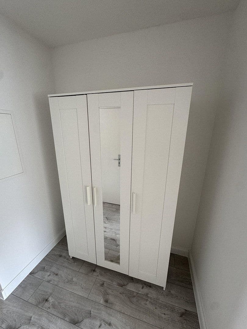 Pronájem bytu 1+1 30 m², Ritterstraße 21, Düsseldorf, Severní Porýní-Vestfálsko Pronájem bytu 1+1 30 m², Ritterstraße 21, Düsseldorf, Severní Porýní-Vestfálsko