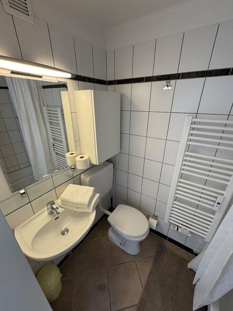 Pronájem bytu 1+1 30 m², Ritterstraße 21, Düsseldorf, Severní Porýní-Vestfálsko Pronájem bytu 1+1 30 m², Ritterstraße 21, Düsseldorf, Severní Porýní-Vestfálsko