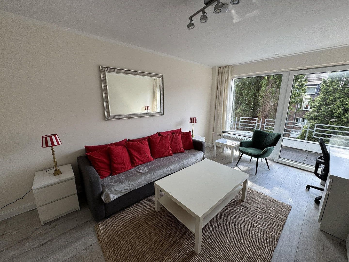 Pronájem bytu 1+1 30 m², Ritterstraße 21, Düsseldorf, Severní Porýní-Vestfálsko Pronájem bytu 1+1 30 m², Ritterstraße 21, Düsseldorf, Severní Porýní-Vestfálsko