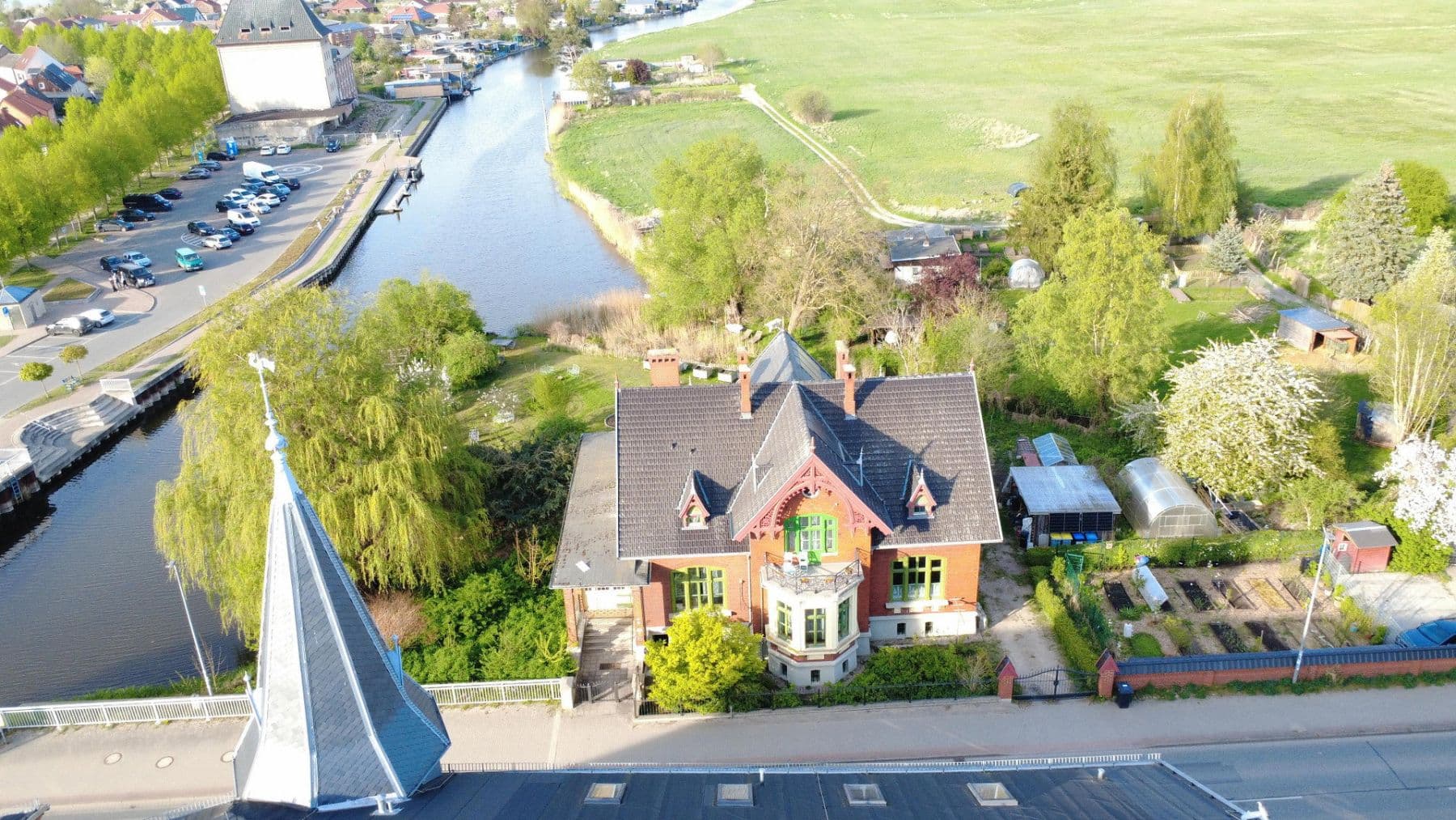 Prodej domu 489 m², pozemek 8.135 m², Bützow, Mecklenburg-Vorpommern Prodej domu 489 m², pozemek 8.135 m², Bützow, Mecklenburg-Vorpommern