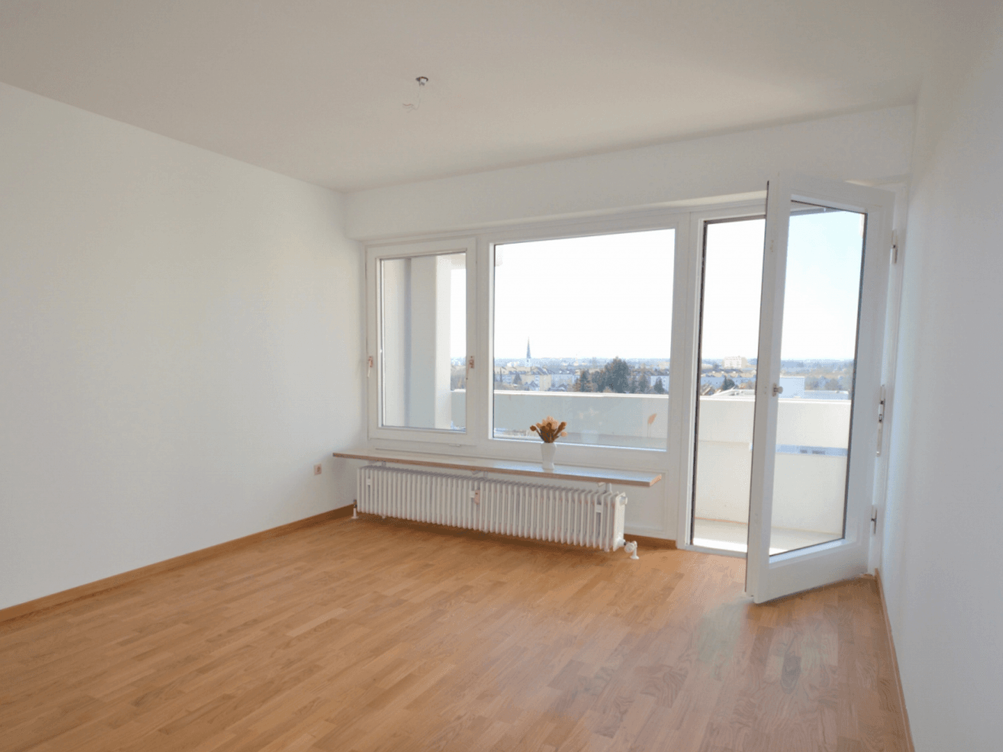 Pronájem bytu 1+1 37 m², Neubeuernerstraße 10, München, Bavorsko Pronájem bytu 1+1 37 m², Neubeuernerstraße 10, München, Bavorsko