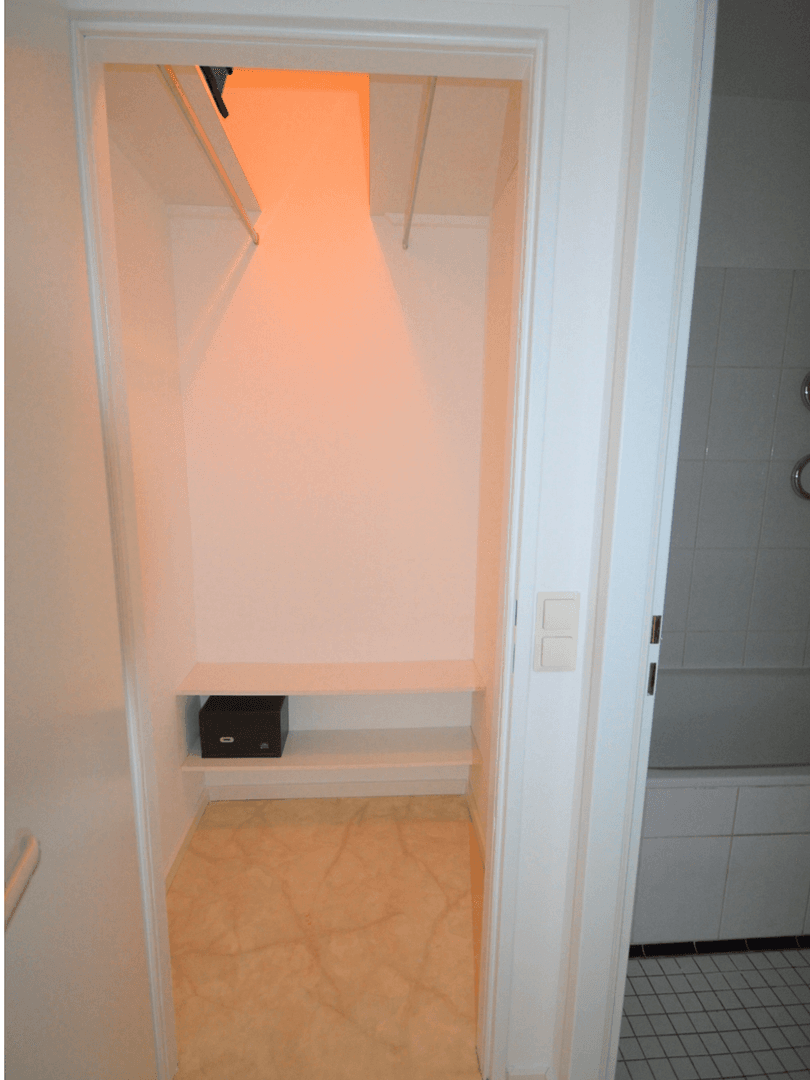 Pronájem bytu 1+1 37 m², Neubeuernerstraße 10, München, Bavorsko Pronájem bytu 1+1 37 m², Neubeuernerstraße 10, München, Bavorsko