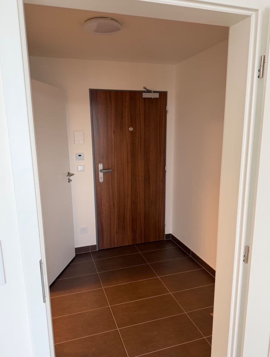 Prodej bytu 1+kk 30 m², U Továren, Praha, Praha Prodej bytu 1+kk 30 m², U Továren, Praha, Praha