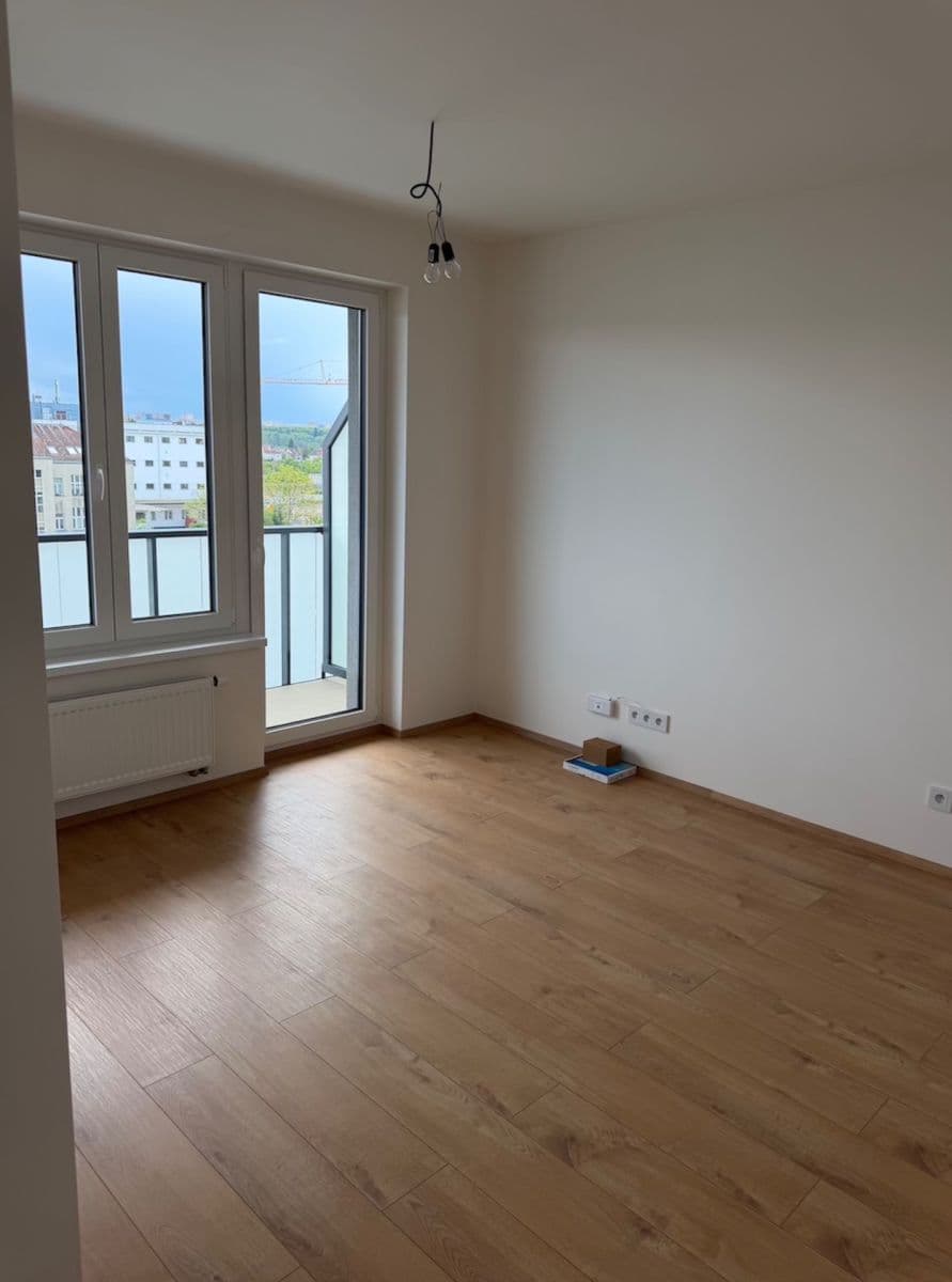 Prodej bytu 1+kk 30 m², U Továren, Praha, Praha Prodej bytu 1+kk 30 m², U Továren, Praha, Praha