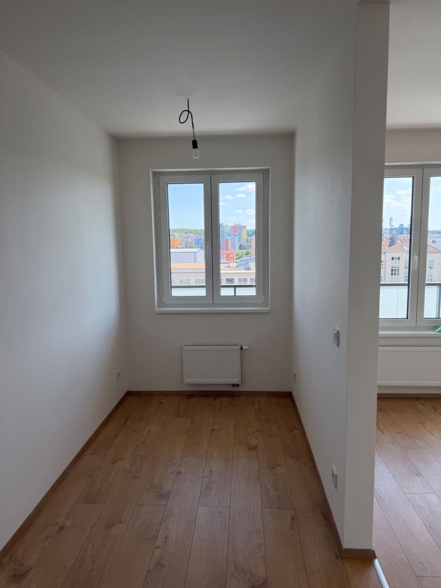 Prodej bytu 1+kk 30 m², U Továren, Praha, Praha Prodej bytu 1+kk 30 m², U Továren, Praha, Praha