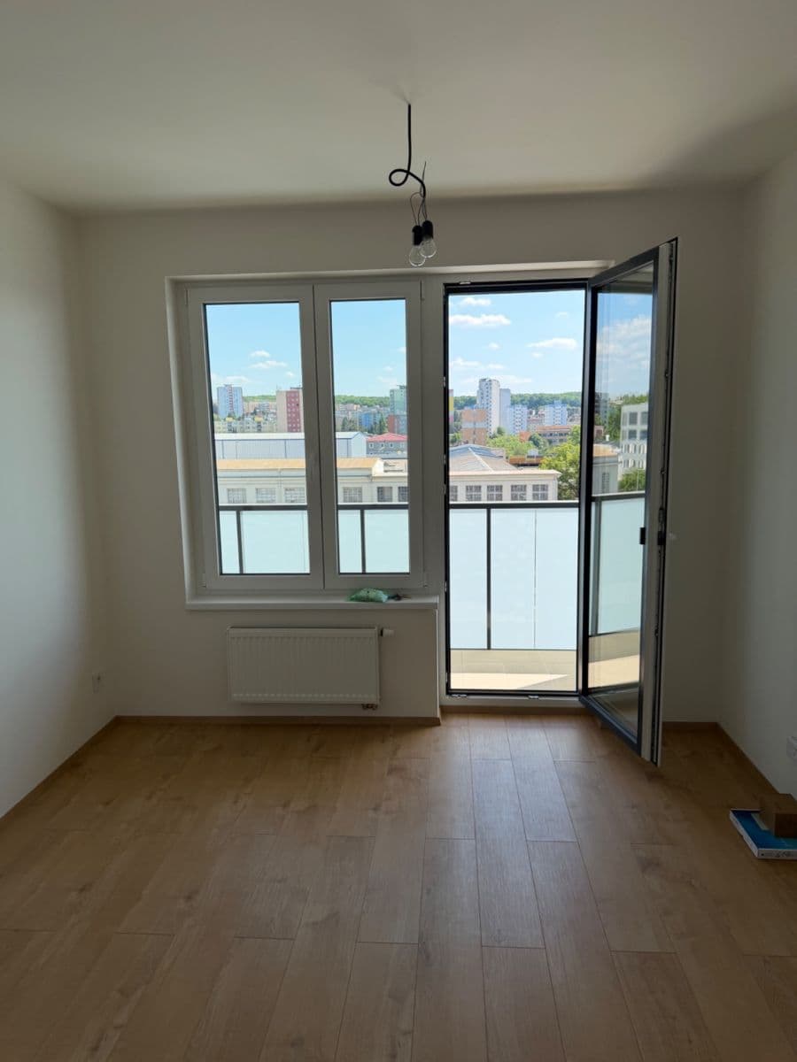 Prodej bytu 1+kk 30 m², U Továren, Praha, Praha Prodej bytu 1+kk 30 m², U Továren, Praha, Praha