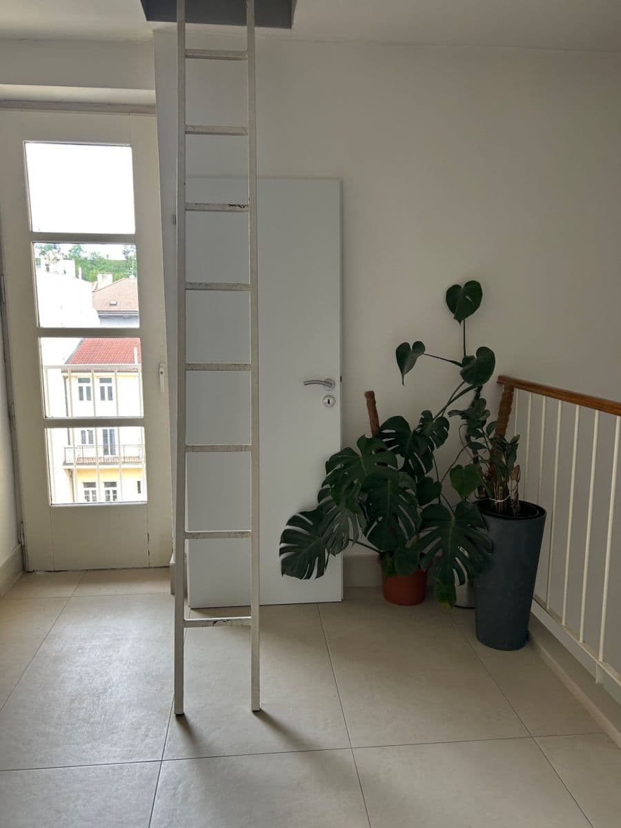 Pronájem bytu 1+kk 37 m², Roháčova, Praha, Praha Pronájem bytu 1+kk 37 m², Roháčova, Praha, Praha