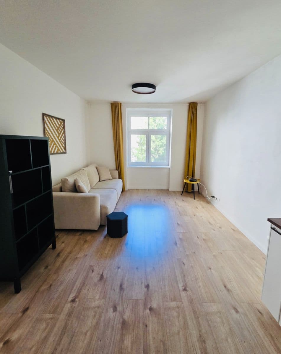 Pronájem bytu 2+kk 50 m², Na Veselí, Praha, Praha Pronájem bytu 2+kk 50 m², Na Veselí, Praha, Praha
