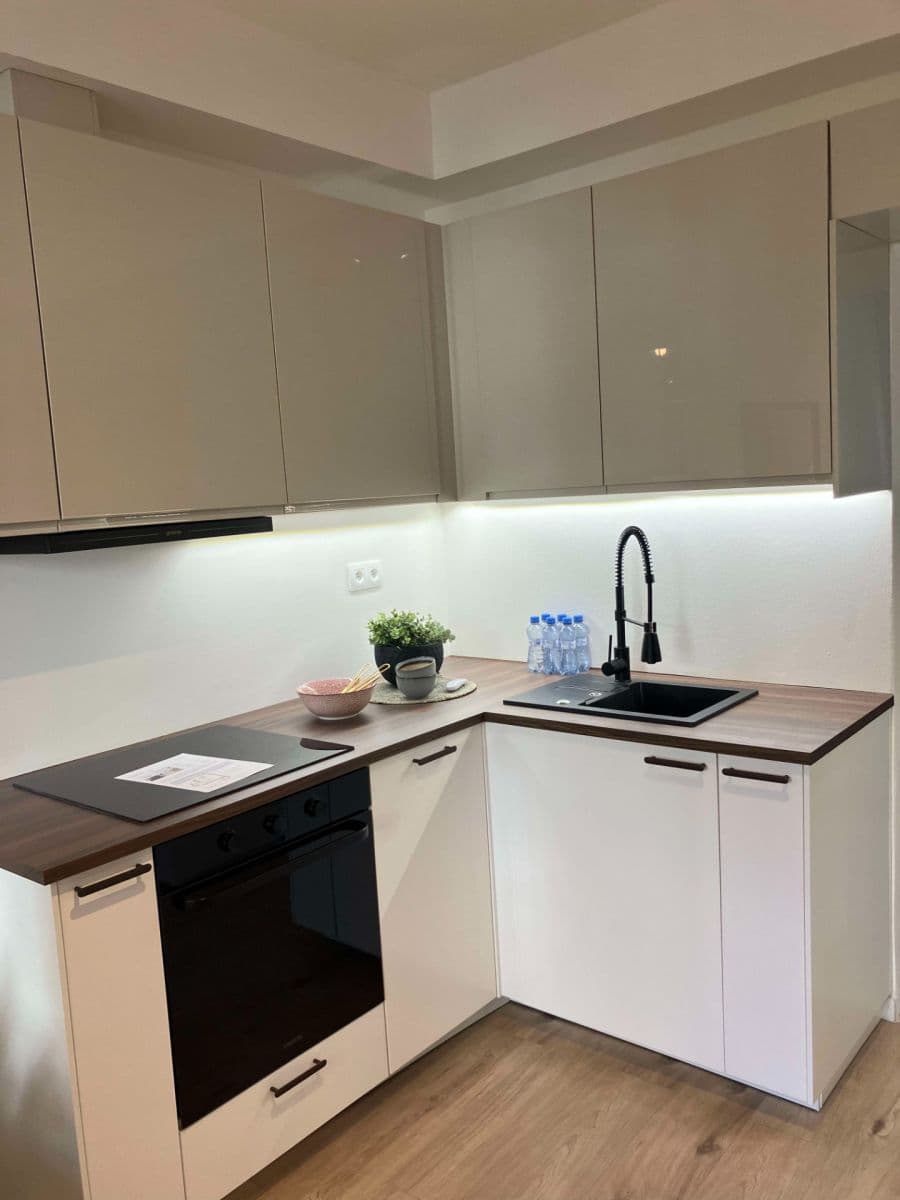 Pronájem bytu 2+kk 50 m², Na Veselí, Praha, Praha Pronájem bytu 2+kk 50 m², Na Veselí, Praha, Praha