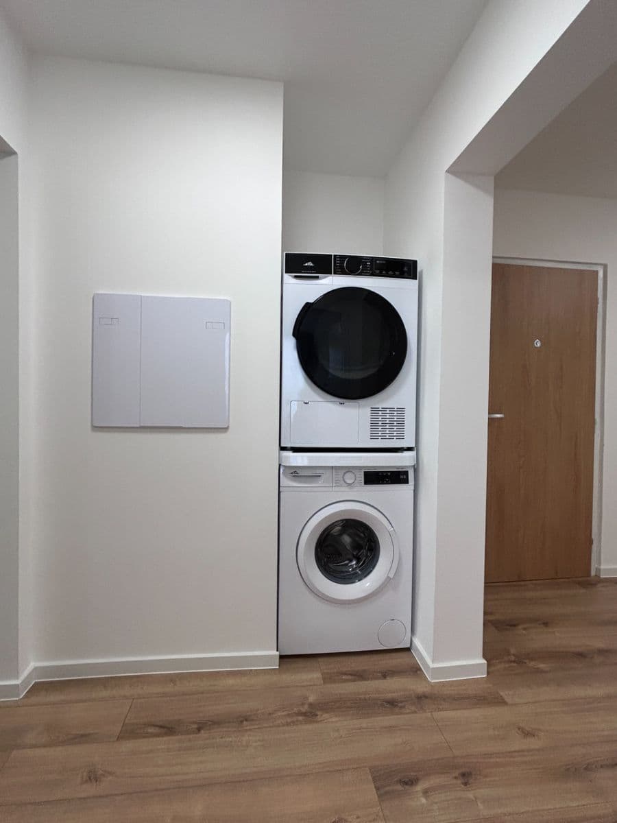 Pronájem bytu 4+1 12 m², Suchý vršek, Praha, Praha Pronájem bytu 4+1 12 m², Suchý vršek, Praha, Praha