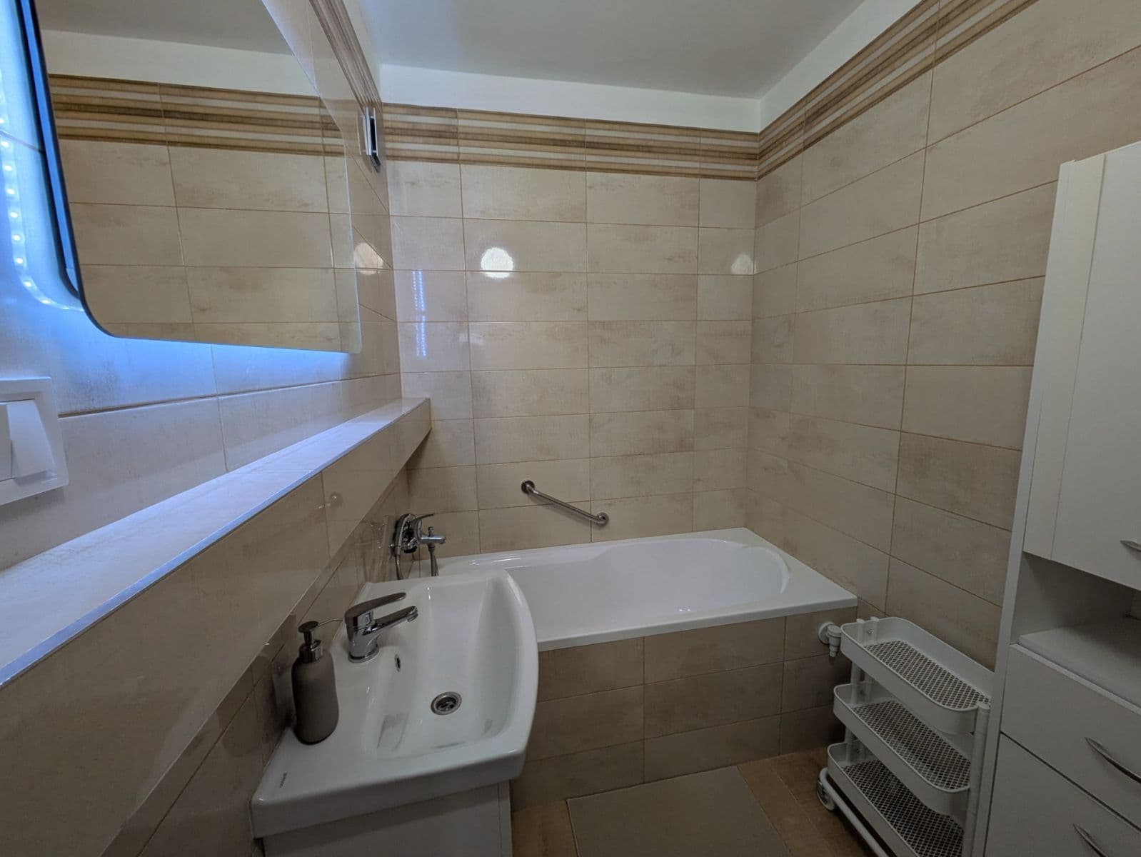 Pronájem bytu 4+1 12 m², Suchý vršek, Praha, Praha Pronájem bytu 4+1 12 m², Suchý vršek, Praha, Praha