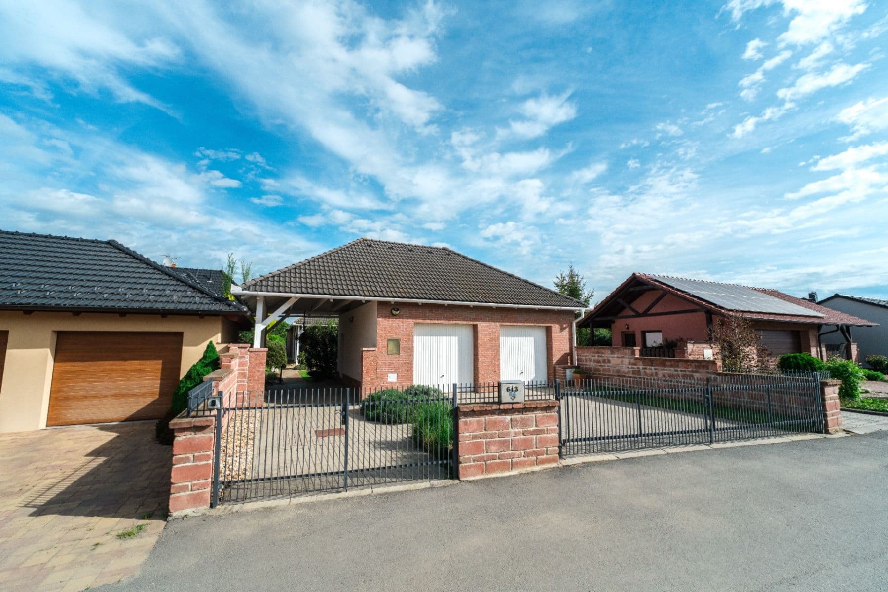 Prodej domu 265 m², pozemek 1.275 m², Na Zelničkách, Kunovice, Zlínský kraj Prodej domu 265 m², pozemek 1.275 m², Na Zelničkách, Kunovice, Zlínský kraj