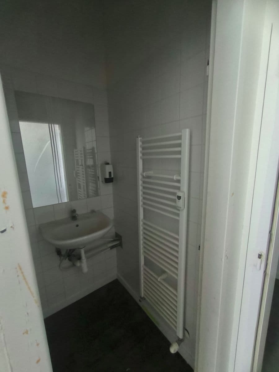 Pronájem nebytového prostoru 82 m², P. Pázmaňa, Šaľa, Nitriansky kraj Pronájem nebytového prostoru 82 m², P. Pázmaňa, Šaľa, Nitriansky kraj