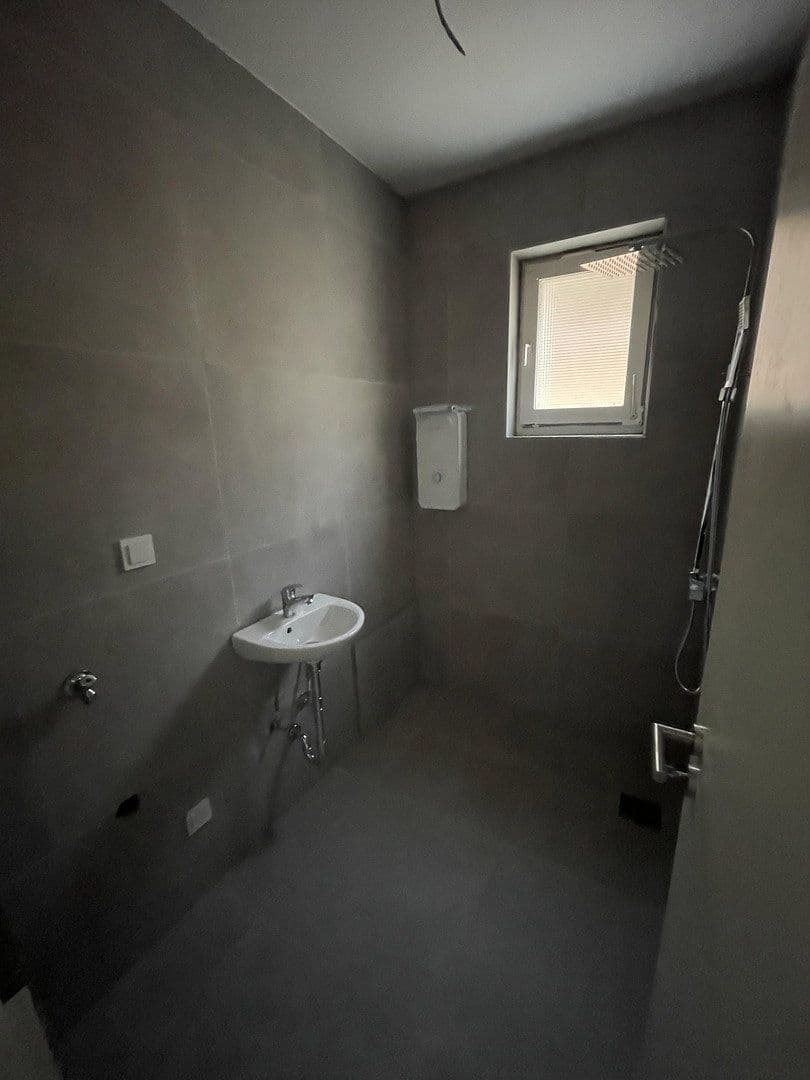 Pronájem bytu 3+1 65 m², Zabergäustr.97, Stuttgart, Bádensko-Württembersko Pronájem bytu 3+1 65 m², Zabergäustr.97, Stuttgart, Bádensko-Württembersko