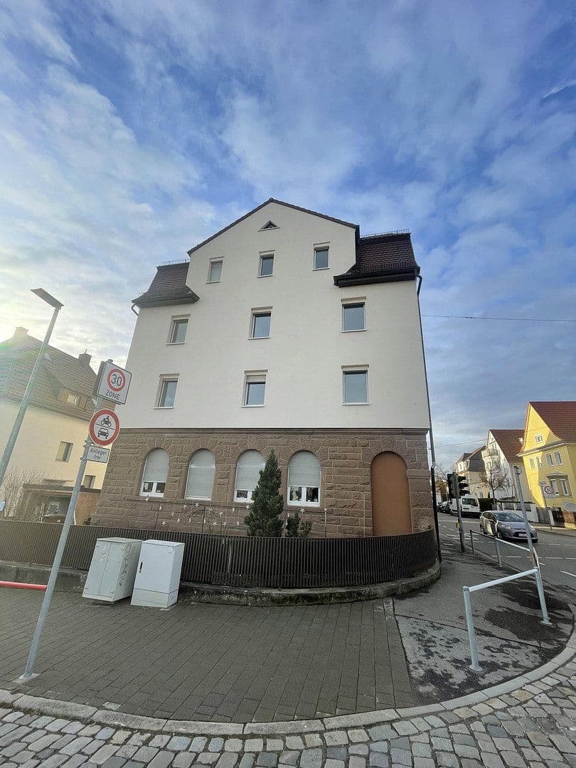 Pronájem bytu 3+1 65 m², Zabergäustr.97, Stuttgart, Bádensko-Württembersko Pronájem bytu 3+1 65 m², Zabergäustr.97, Stuttgart, Bádensko-Württembersko