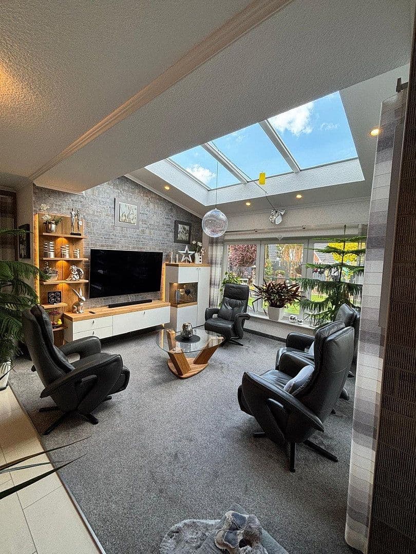 Prodej domu 160 m², pozemek 649 m², Martin-Reinke-Straße 17, Edewecht, Dolní Sasko Prodej domu 160 m², pozemek 649 m², Martin-Reinke-Straße 17, Edewecht, Dolní Sasko