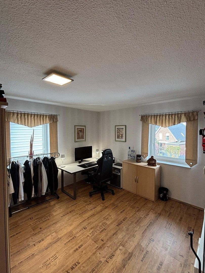 Prodej domu 160 m², pozemek 649 m², Martin-Reinke-Straße 17, Edewecht, Dolní Sasko Prodej domu 160 m², pozemek 649 m², Martin-Reinke-Straße 17, Edewecht, Dolní Sasko