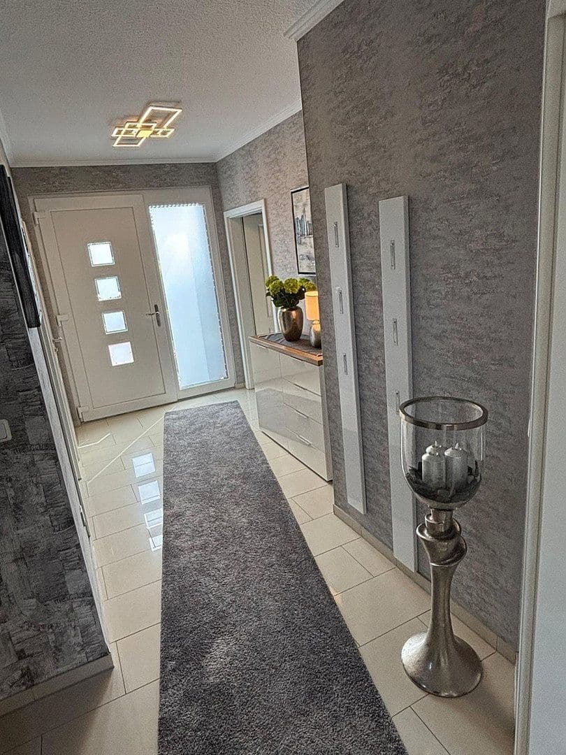 Prodej domu 160 m², pozemek 649 m², Martin-Reinke-Straße 17, Edewecht, Dolní Sasko Prodej domu 160 m², pozemek 649 m², Martin-Reinke-Straße 17, Edewecht, Dolní Sasko