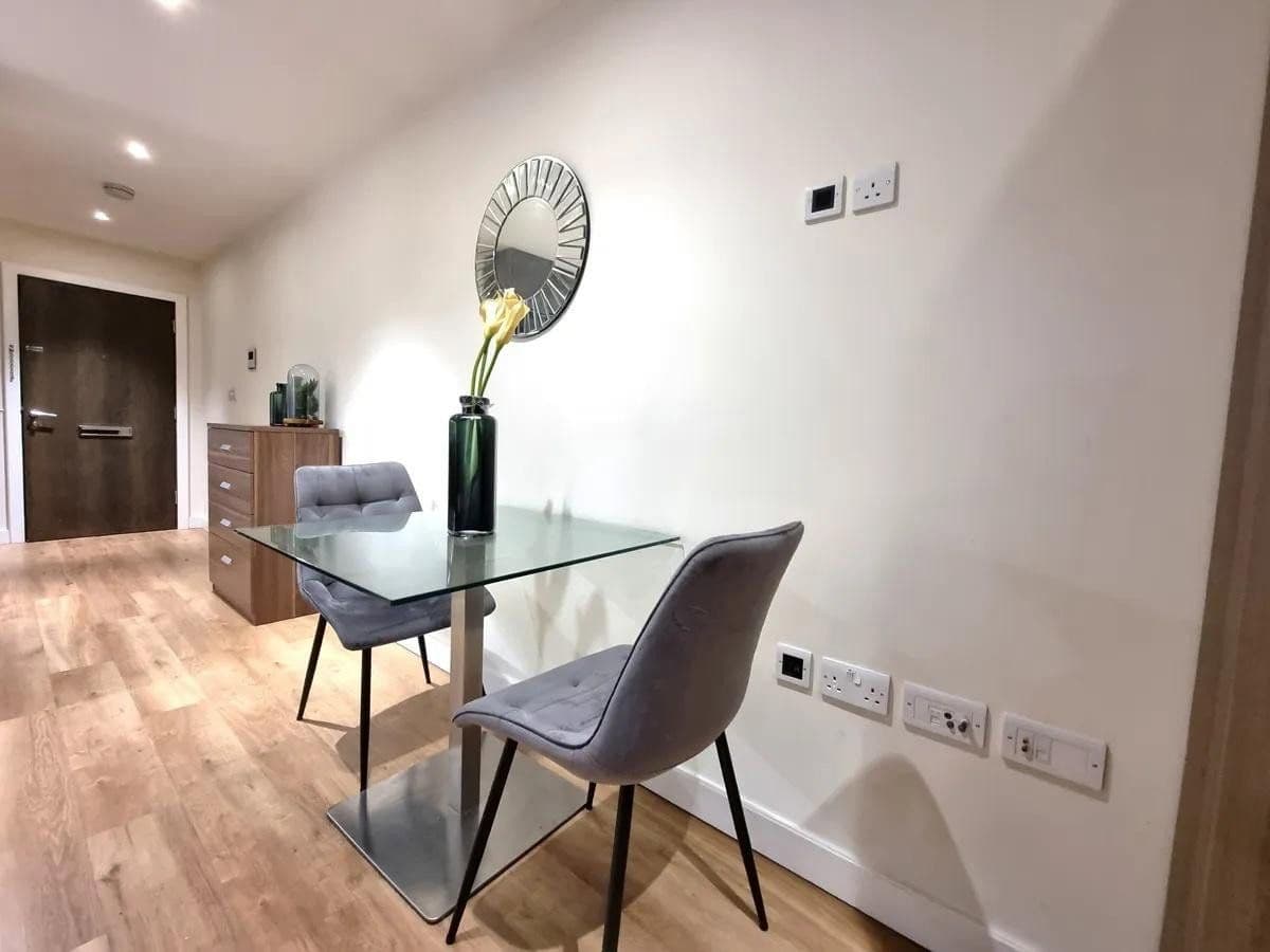 Pronájem bytu 1+1 28 m², Obentrautstraße 28, Berlin, Berlín Pronájem bytu 1+1 28 m², Obentrautstraße 28, Berlin, Berlín