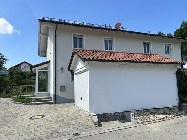 Prodej domu 150 m², pozemek 291 m², Brunnenstr.2, Ottenhofen, Bavorsko Prodej domu 150 m², pozemek 291 m², Brunnenstr.2, Ottenhofen, Bavorsko
