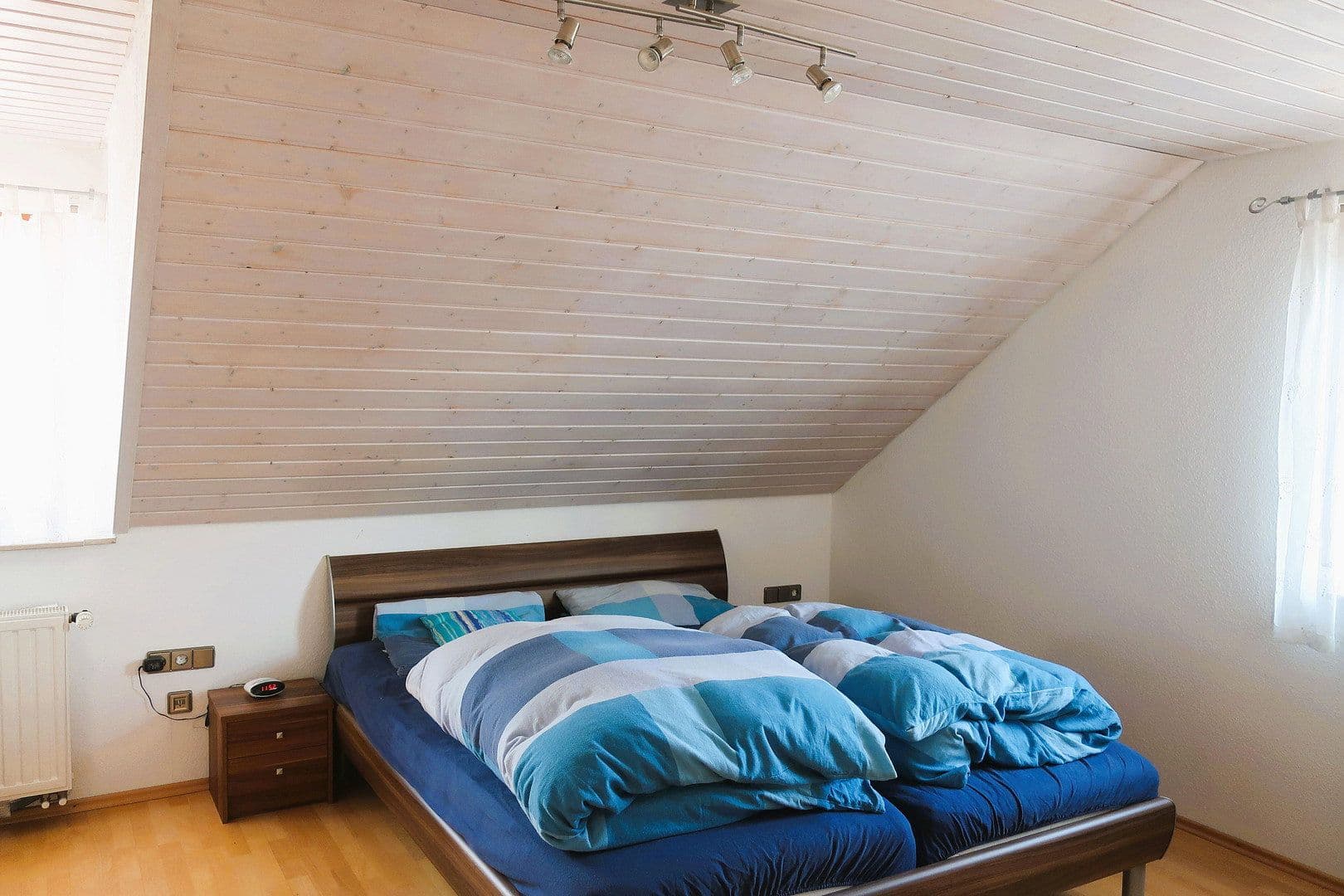 Prodej domu 194 m², pozemek 275 m², Mundelsheim, Bádensko-Württembersko Prodej domu 194 m², pozemek 275 m², Mundelsheim, Bádensko-Württembersko