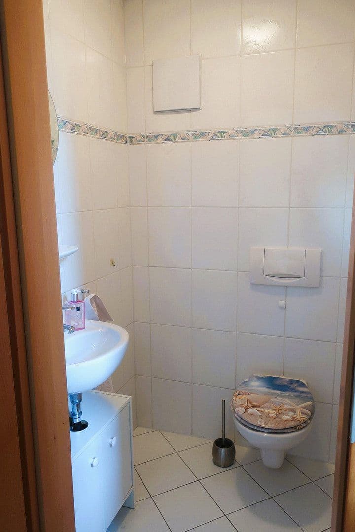 Prodej domu 194 m², pozemek 275 m², Mundelsheim, Bádensko-Württembersko Prodej domu 194 m², pozemek 275 m², Mundelsheim, Bádensko-Württembersko